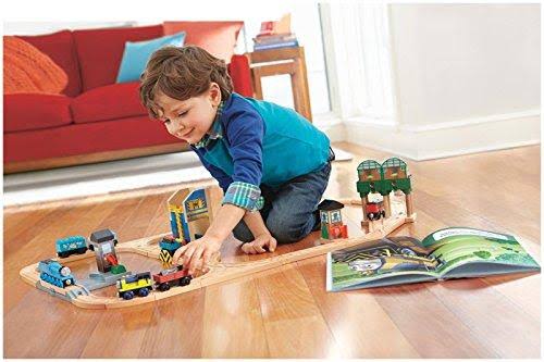 Wooden Railway Logan and The Big Blue Engines Set X320949