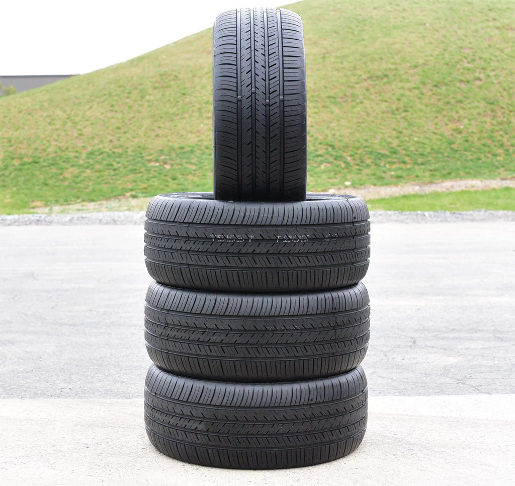 Set of 4 255/40R18 99Y XL High Performance Tires Q3539