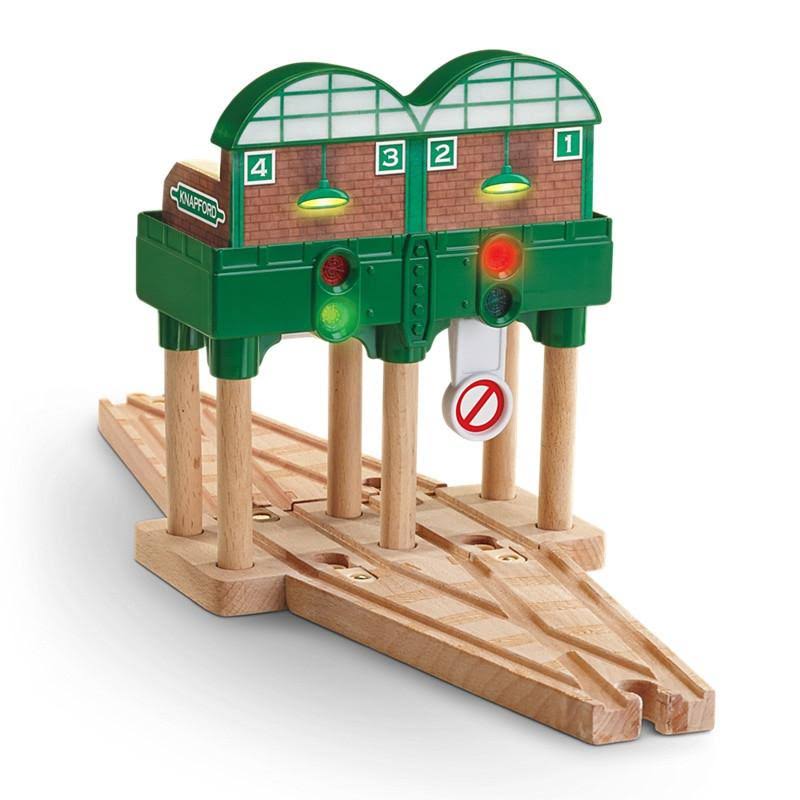 Wooden Railway Logan and The Big Blue Engines Set X320949