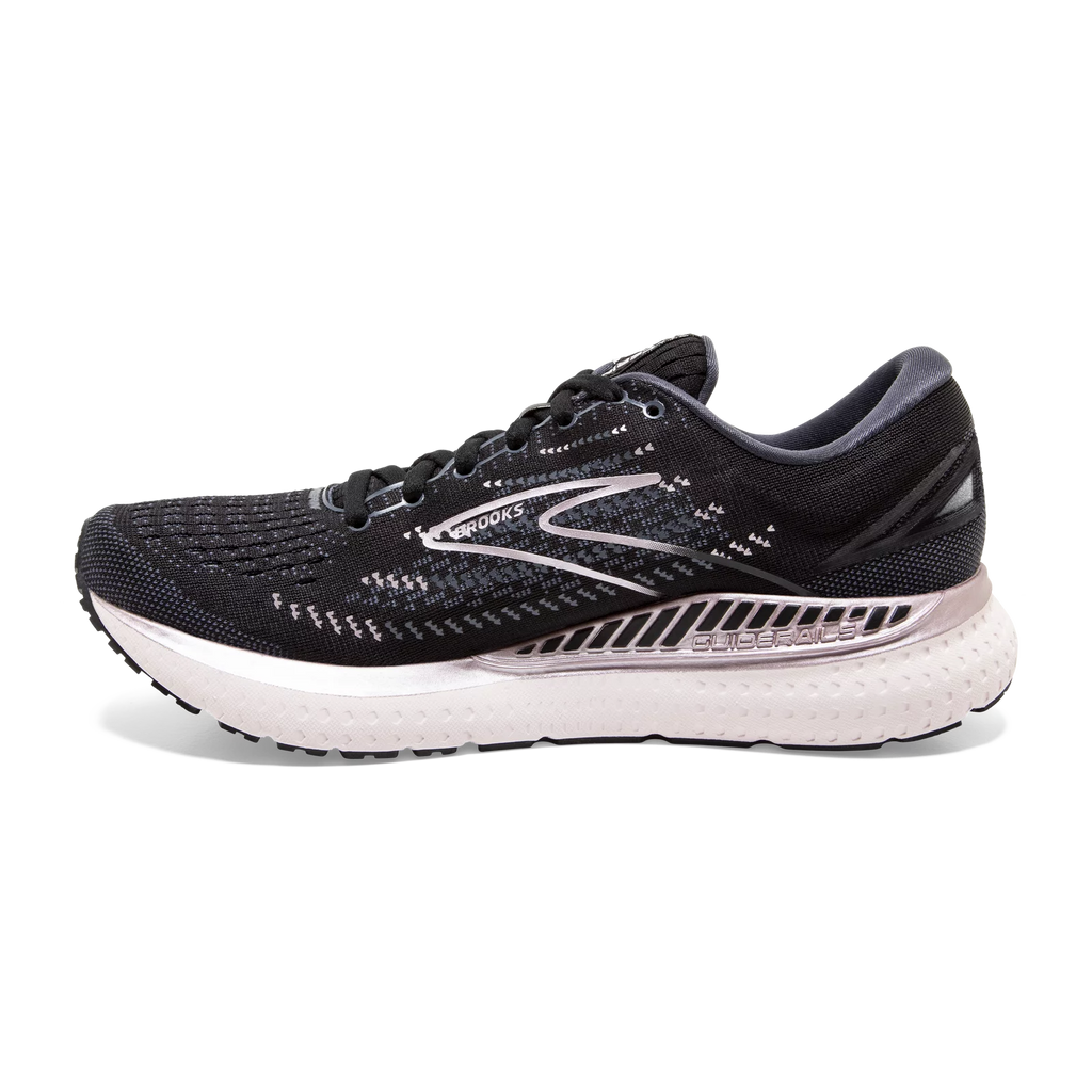 Black Running Shoe R548