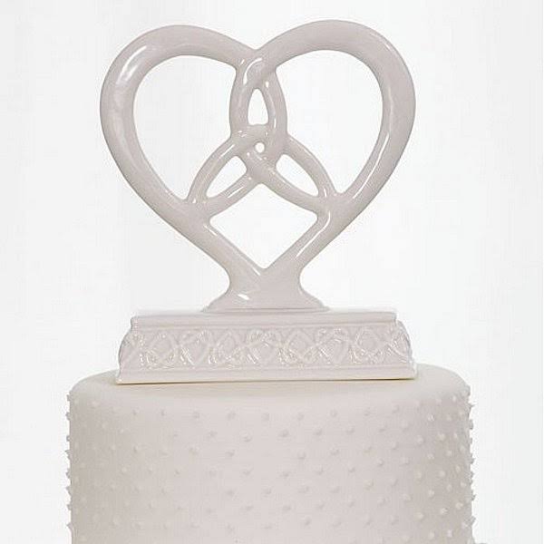 Heart Framed Trinity Knot Cake Top L950